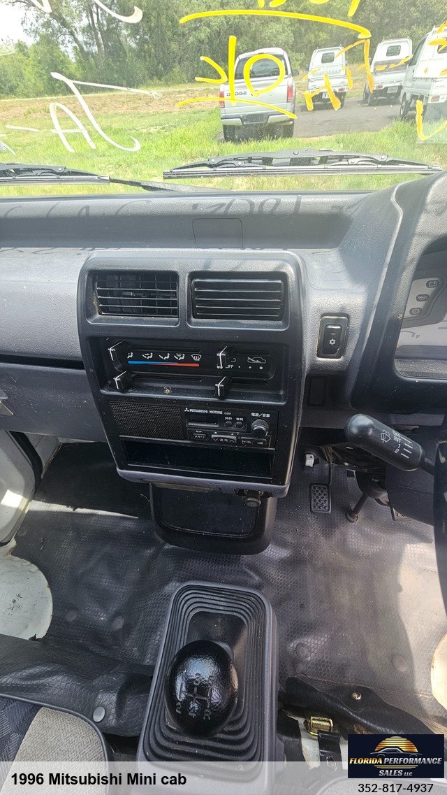 1996 Mitsubishi Mini cab Truck